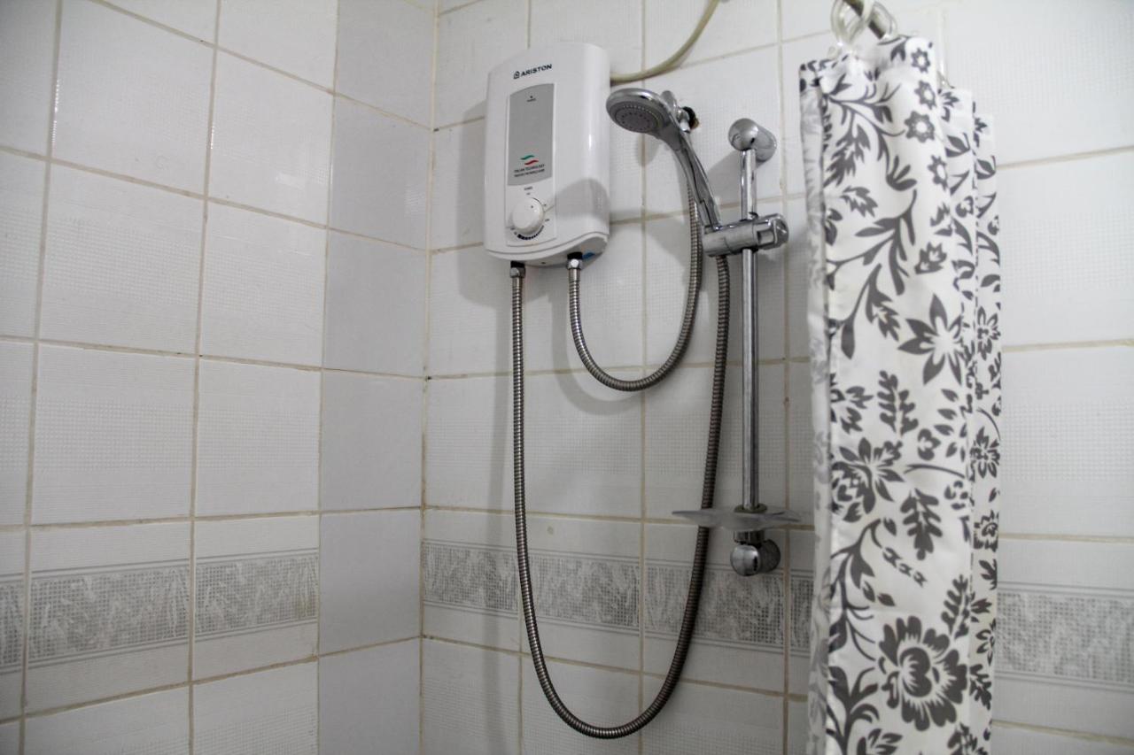 Lägenhet Studio på 37 m² i Makati med 1 badrum  Manila Exteriör bild